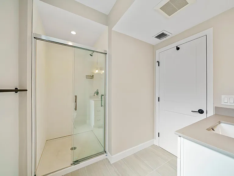180 Norfolk Ave #1 — Photo 28