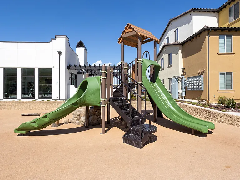 Centennial Gardens Apartments — Photo 7