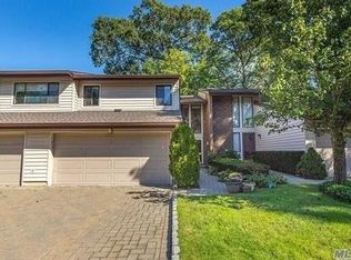 33 Club House Ct, Jericho, NY
