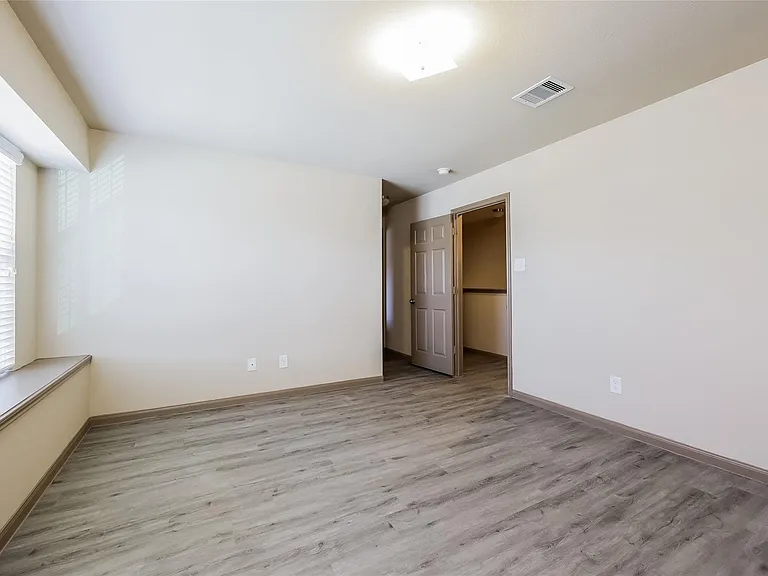 2410 Connors Path — Photo 7