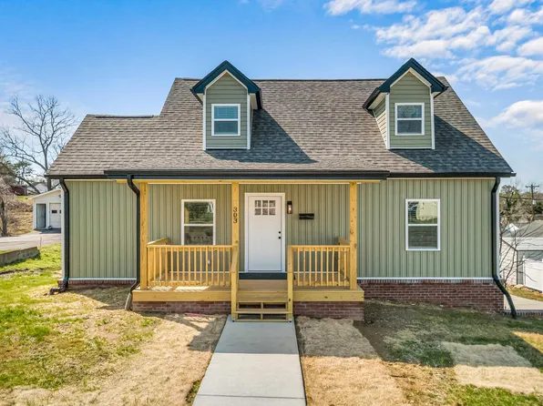 303 Orchard St, Mount Airy, NC 27030