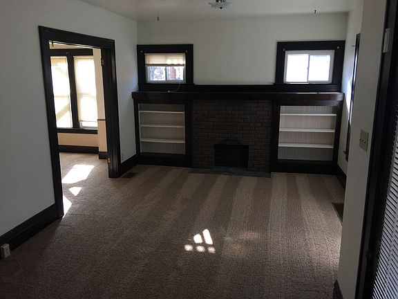 3rd image of 563 S Oakland Ave