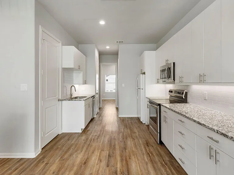 4908 Paradigm Ln — Photo 6