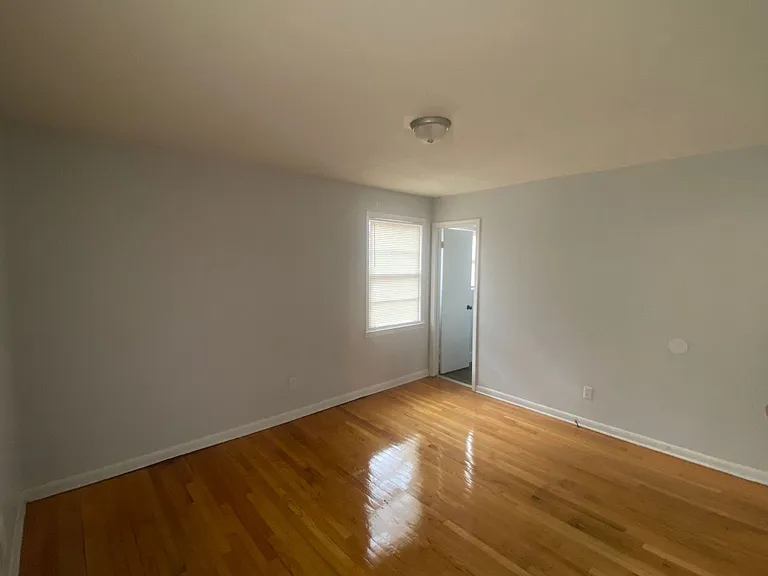 221 Ramblewood Dr — Photo 17