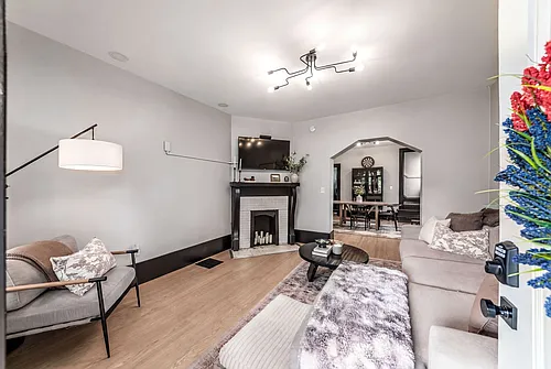 302 E Markison Ave #302 Photo 1