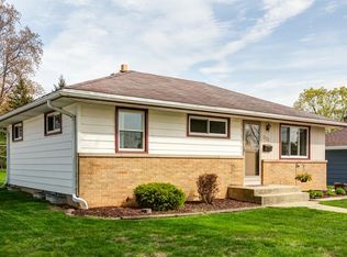 4220 S 55th St, Milwaukee, WI 53220