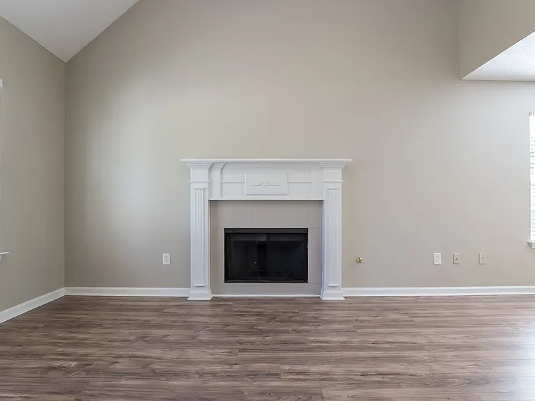 501 Saint Charles Ave — Photo 2