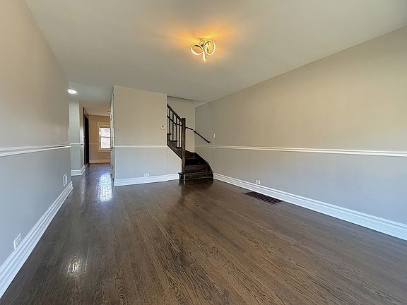 3rd image of 7657 S Wolcott Ave