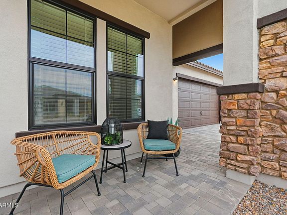 3rd image of 685 E GREENBACK Drive