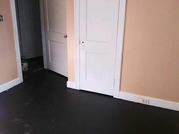 4th image of 988 Cumberland Dr