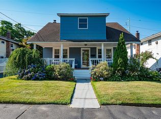54 Boulevard Ave, Greenlawn, NY 11740