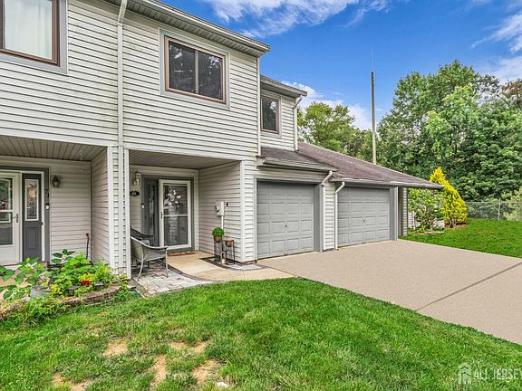 2nd image of 69 Lexington Cir