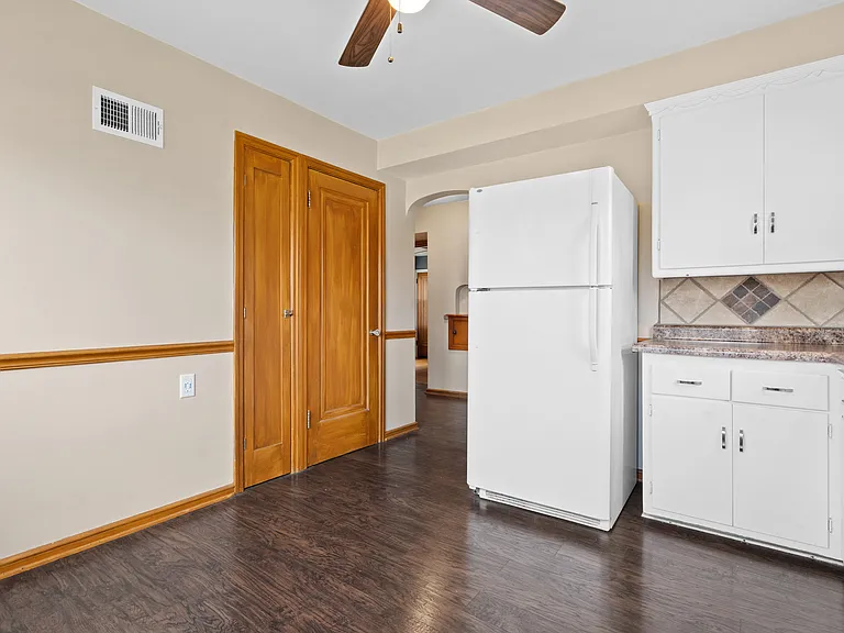2797 N Sholes Ave — Photo 4
