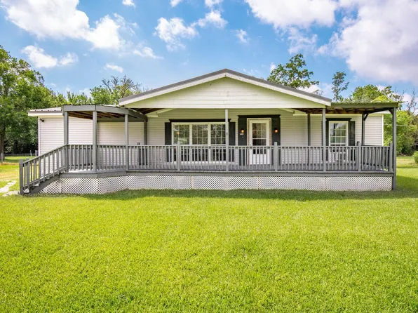 5410 Carriage Trails Dr, Mont Belvieu, TX 77523
