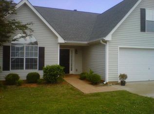 142 Calico Loop, Grantville, GA 30220