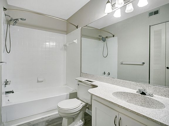 Beautiful Full Bathroom with Tub