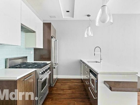 4th image of 217 51st Ave APT 315