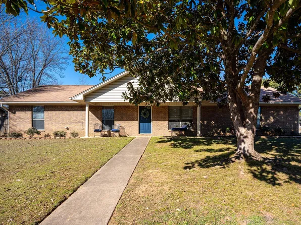 2 Valley Cv, Conway, AR 72034