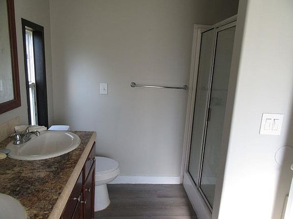 5th image of 137 Fleetwood Dr