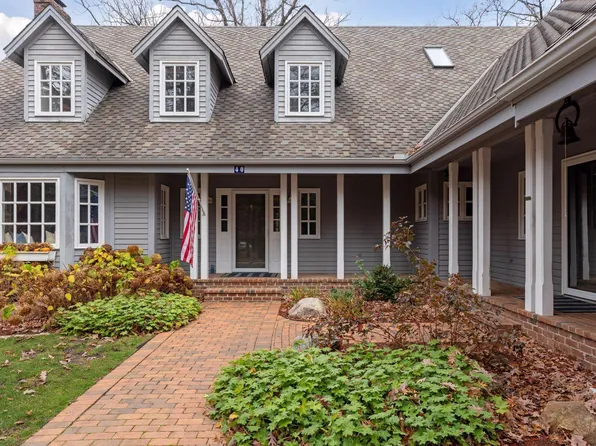 40 Sunny Side Ln, Saint Paul, MN 55118