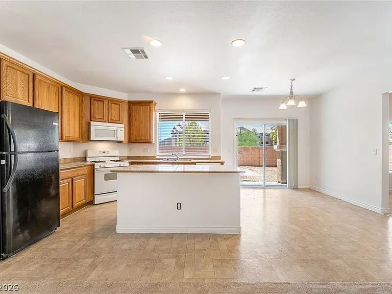 2621 Lazy Leopard Ct — Photo 6