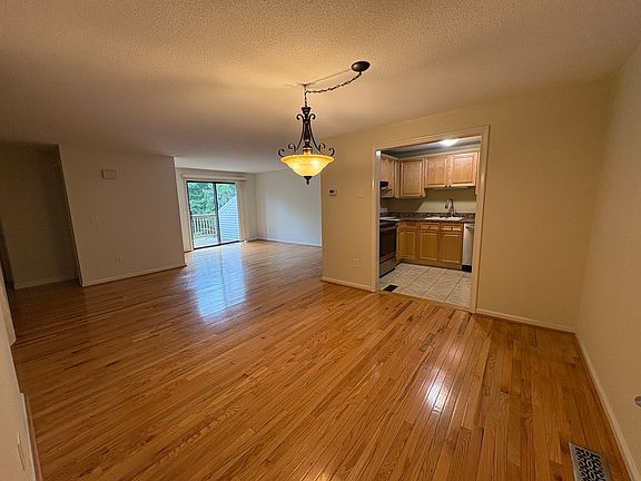 2nd image of 3 Dutton Place Way