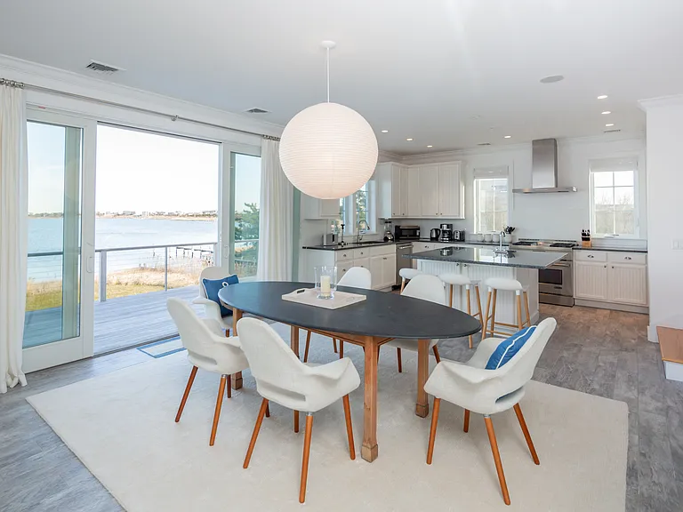 1025 Flying Point Rd — Photo 10