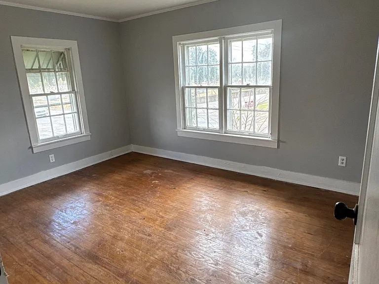 505 Margin St — Photo 3