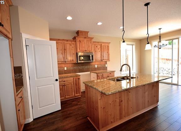 4th image of 6103 NE 57th Pl