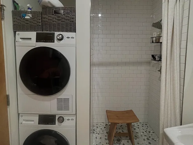 1545 E 2nd St E #3 — Photo 3