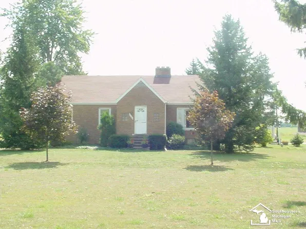 2000 E Sigler Rd, Carleton, MI 48117