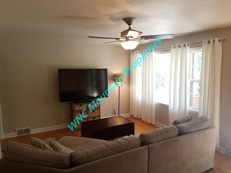 125 Saint John Rd — Photo 3