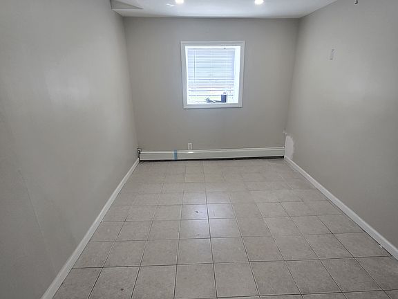 3rd image of 208 Hilltop Dr