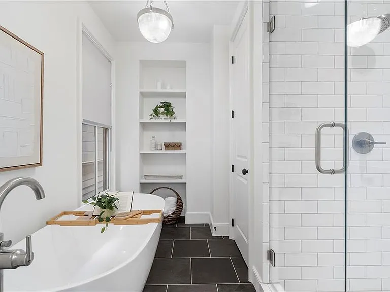 2711 Southwell St NE — Photo 28