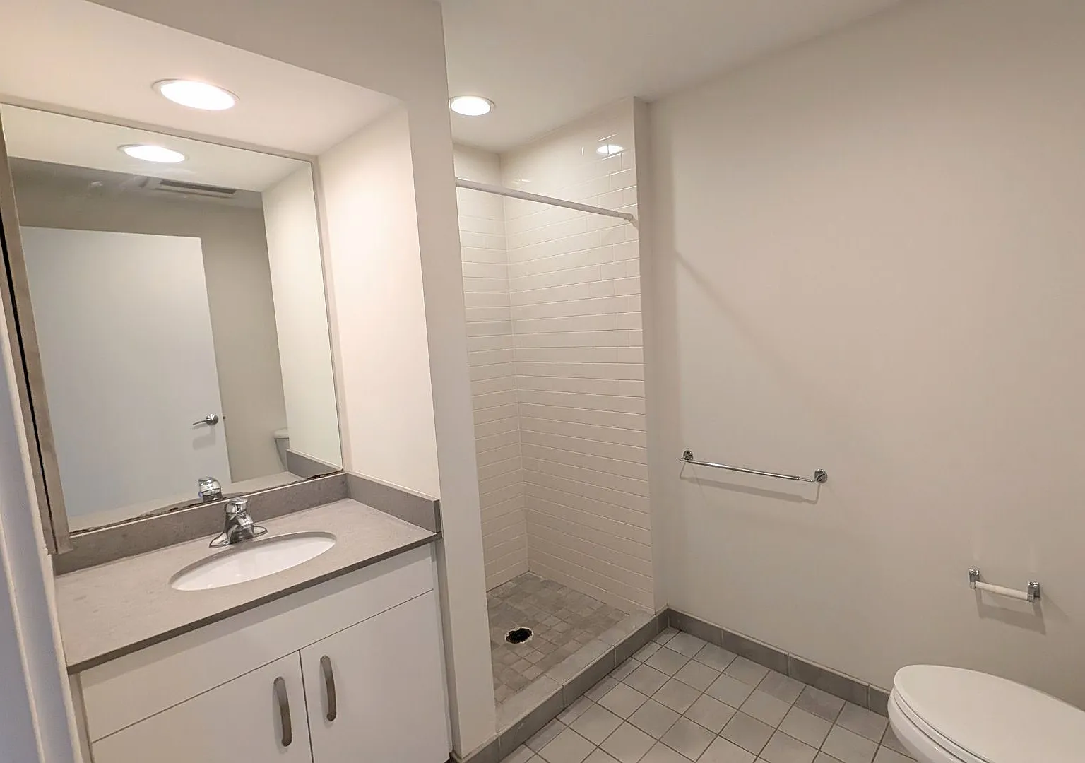 Bright, Renovated 1-bed in the South End — Photo 4