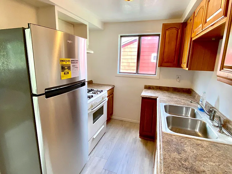 226 Vine Ln — Photo 4