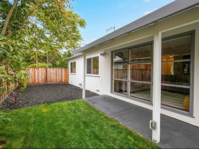 7 Newhall St — Photo 42