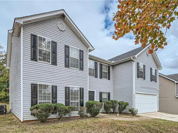 2913 Cedar Trace Dr, Ellenwood, GA 30294