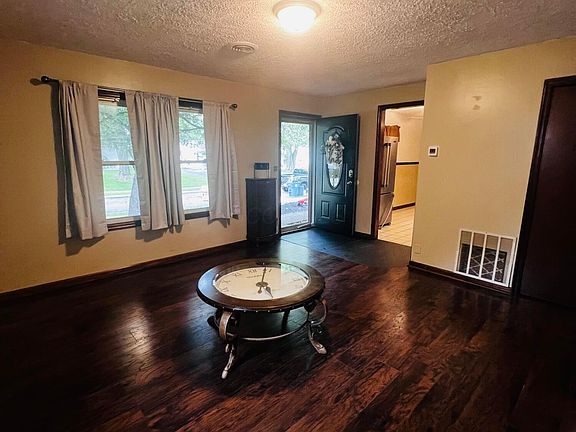 5th image of 157 Saratoga Dr