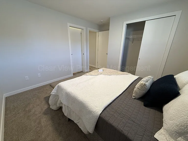 916 40th Ave N #B2 — Photo 15