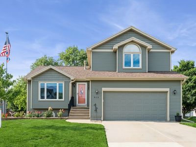 913 SE Dolan Dr, Grimes, IA, 50111