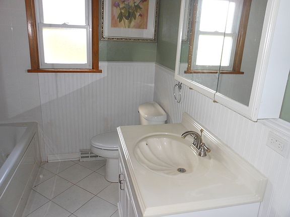 4th image of 9508 Mary Ann Dr