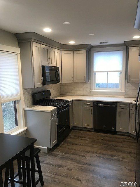 2nd image of 33 W Main St