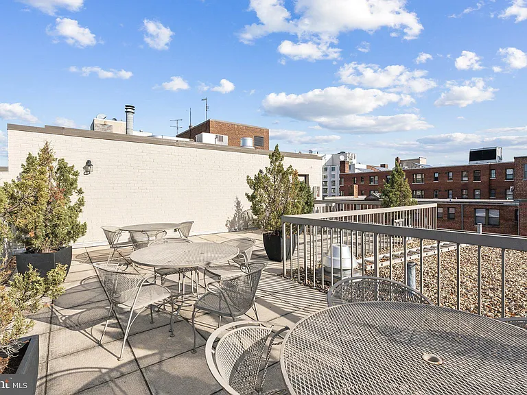 1001 26th St NW #706 — Photo 19