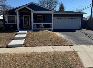 71 Goodturn Rd, Levittown, PA 19057