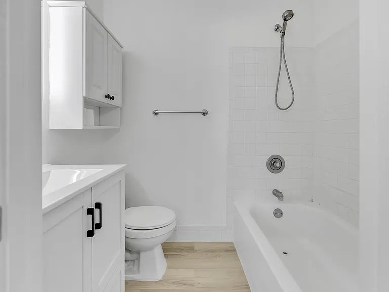 1006 Jeffery St — Photo 16