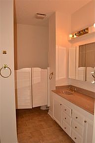 4th image of 9641 Brookwood Cir