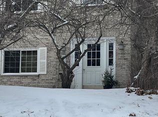 327 Stonington Pl #327, South Elgin, IL 60177