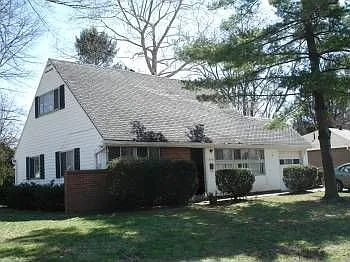 1606 Huxley Dr photo 1