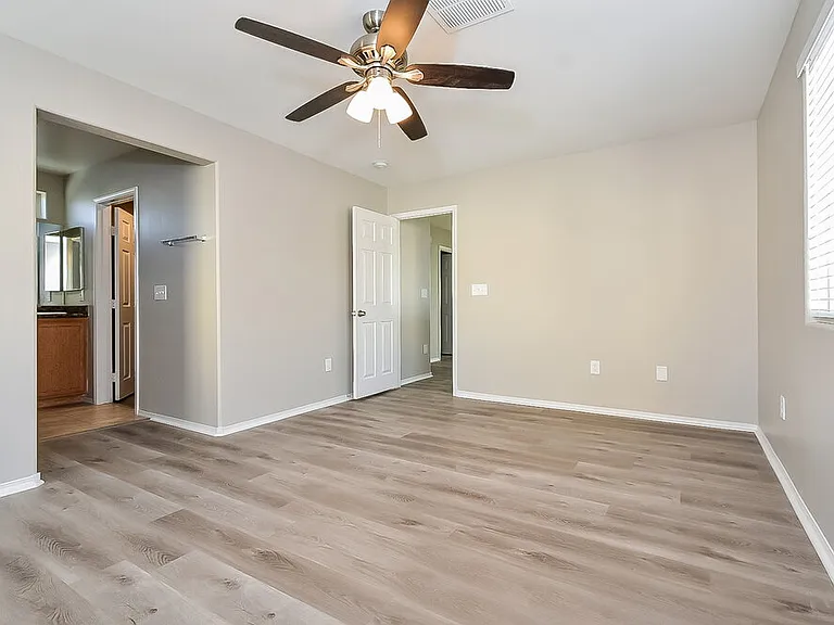 10348 Faustine Ave — Photo 10